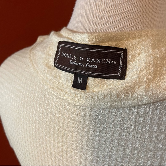 Double‎ D Ranch Women’s Wrap Cream Western Embroidered Waffle Knit Top - Picture 3 of 6